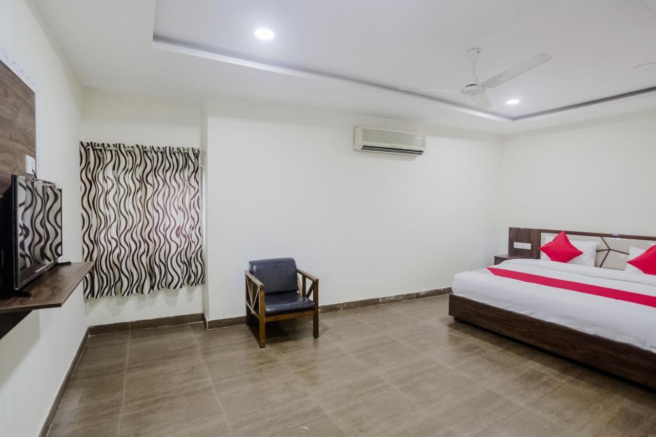 Oyo 63134 Hotel Red Queen Raigarh Exterior photo