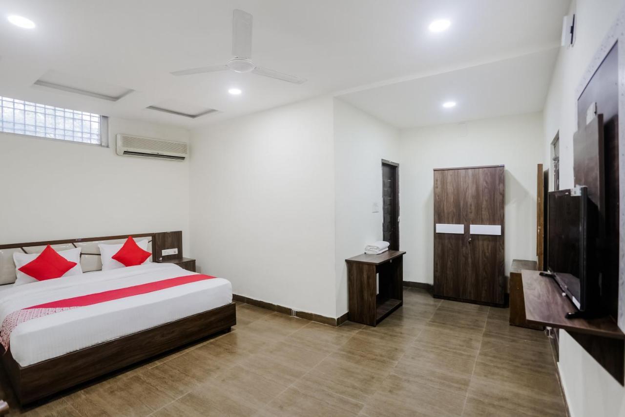 Oyo 63134 Hotel Red Queen Raigarh Room photo